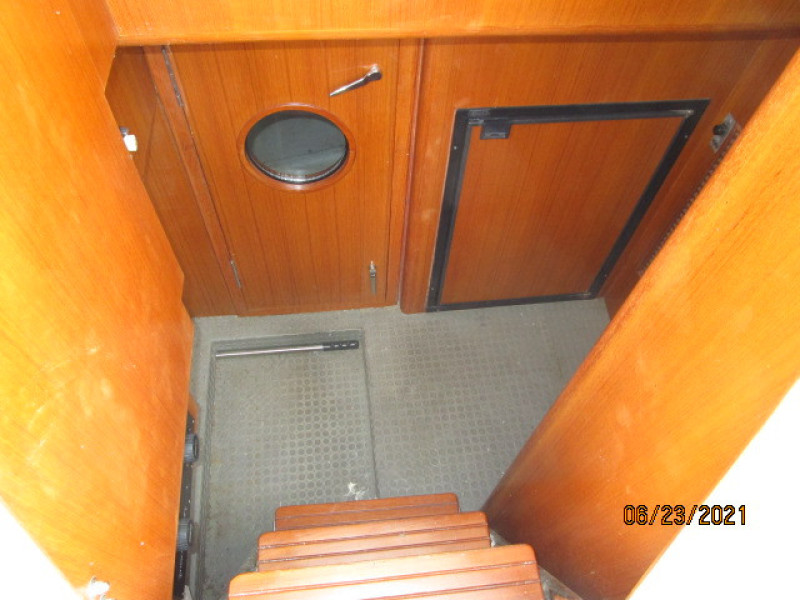 45' Symbol engine room access