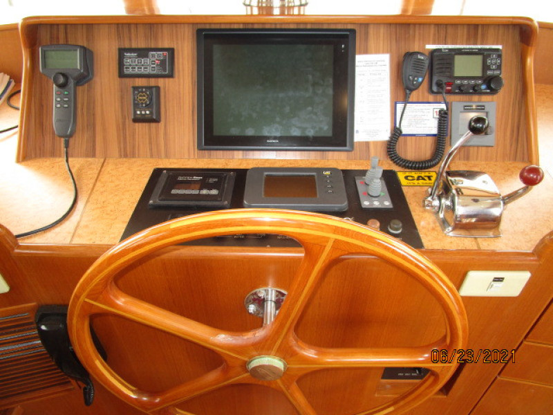 45' Symbol pilothouse helm