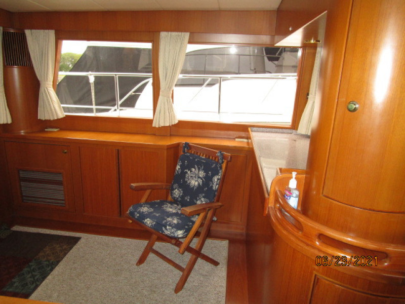 45' Symbol salon port