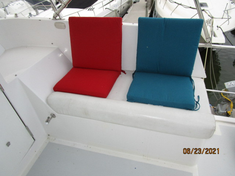 45' Symbol flybridge starboard seating