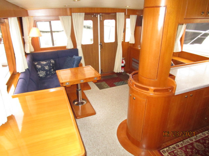 45' Symbol salon aft