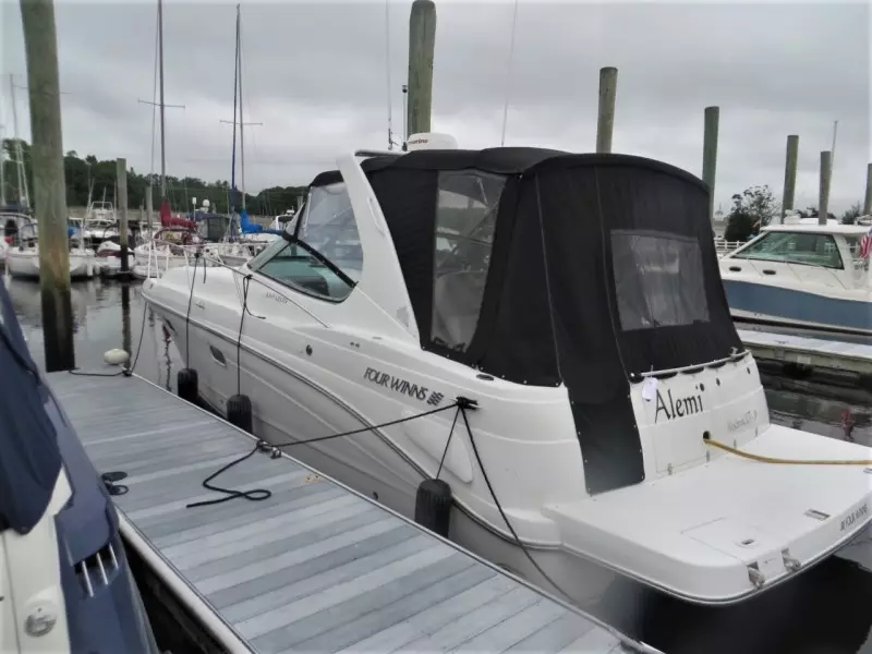 2001 Four Winns 338 Vista