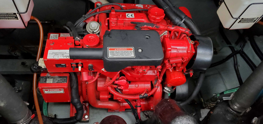 2000 Sea Ray 310 Sundancer