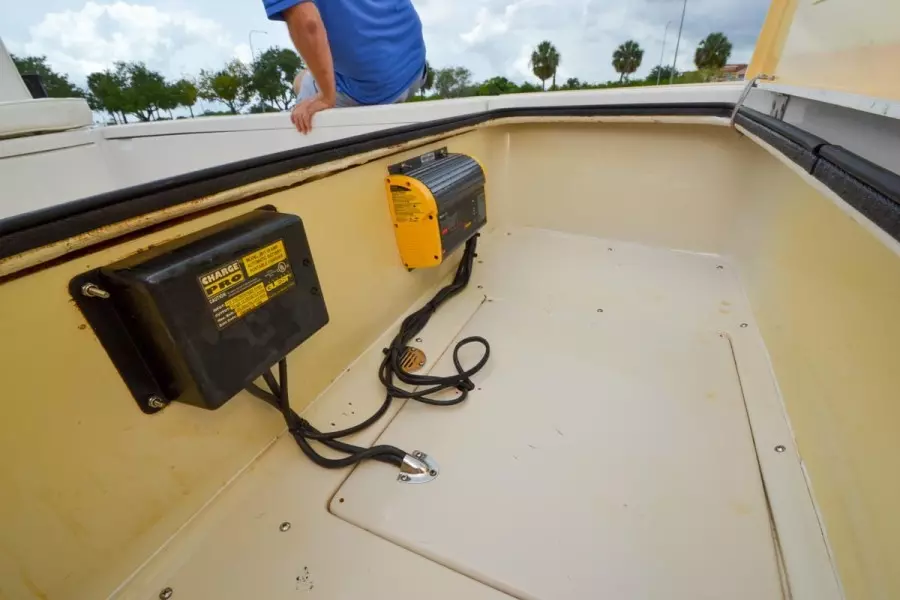 2000 Maverick 18 Master Angler