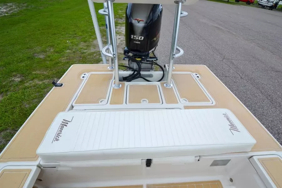 2000 Maverick 18 Master Angler