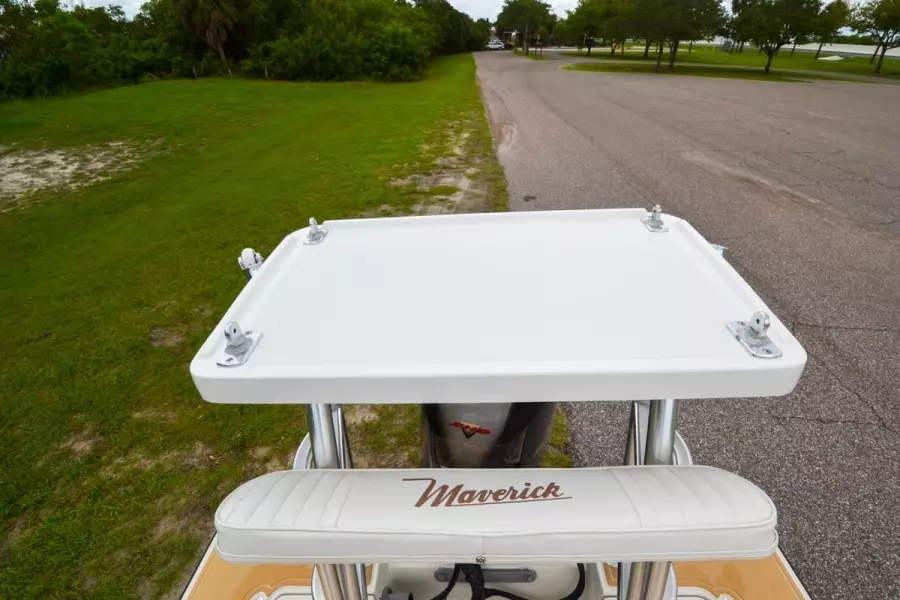 2000 Maverick 18 Master Angler