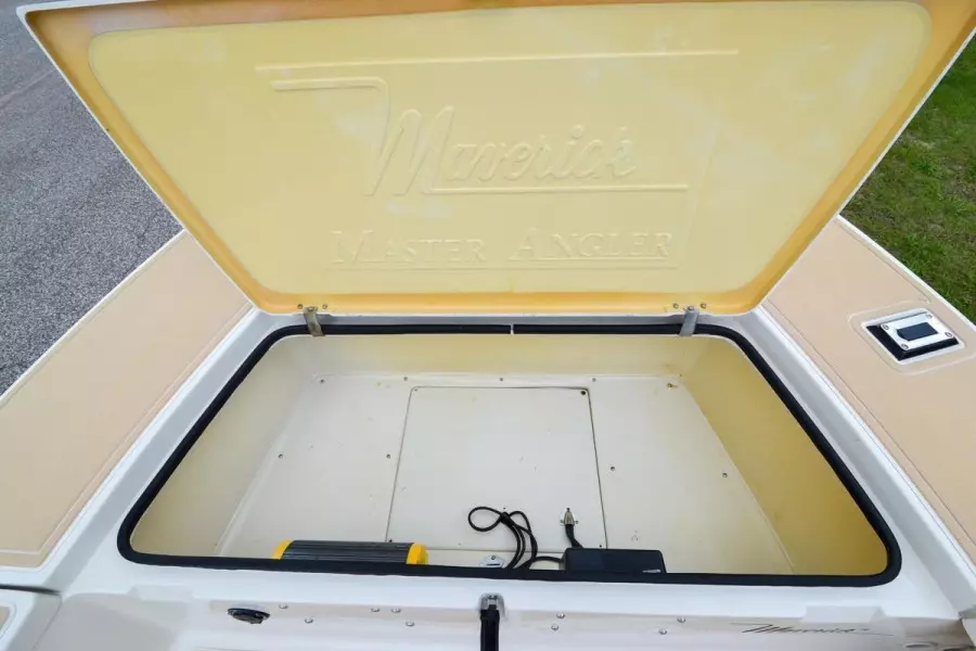 2000 Maverick 18 Master Angler