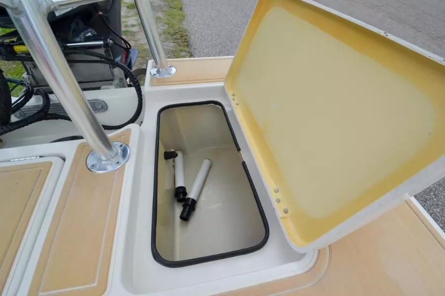 2000 Maverick 18 Master Angler