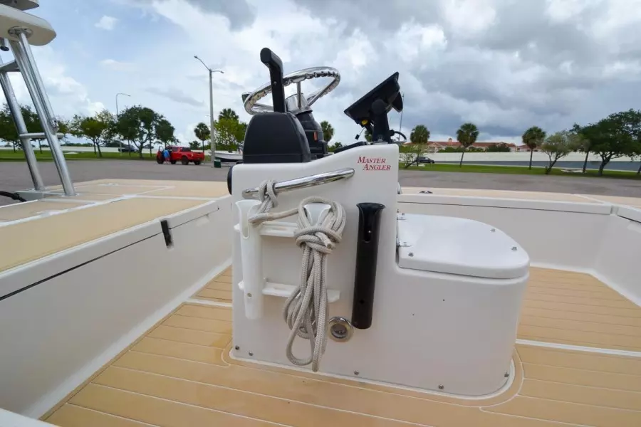 2000 Maverick 18 Master Angler