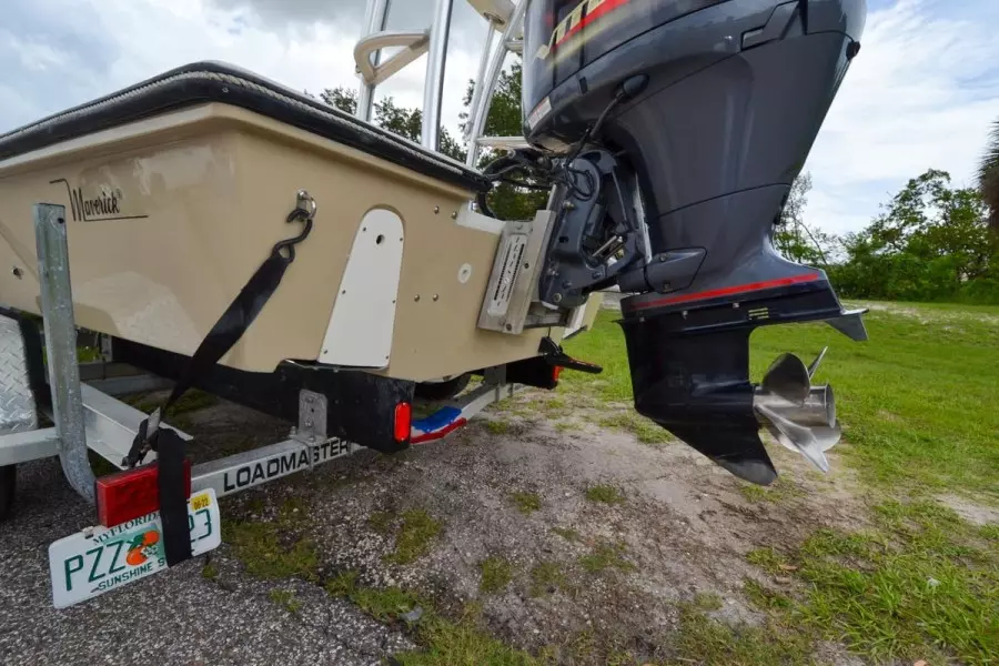 2000 Maverick 18 Master Angler