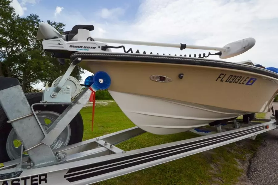 2000 Maverick 18 Master Angler