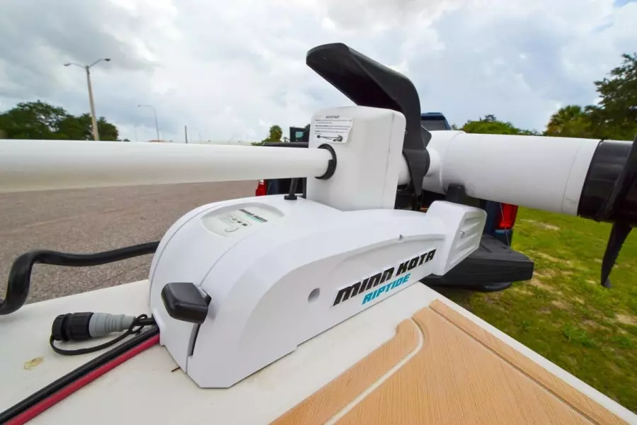 2000 Maverick 18 Master Angler