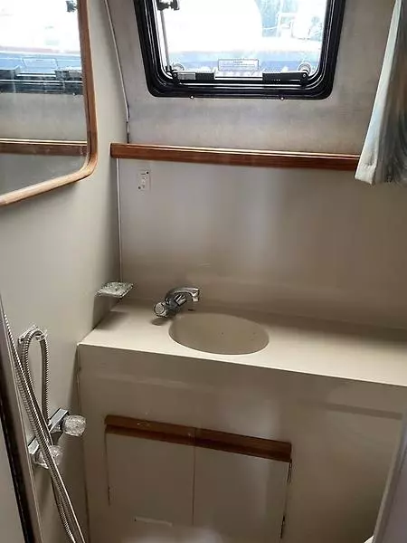 1990 Carver 3207
