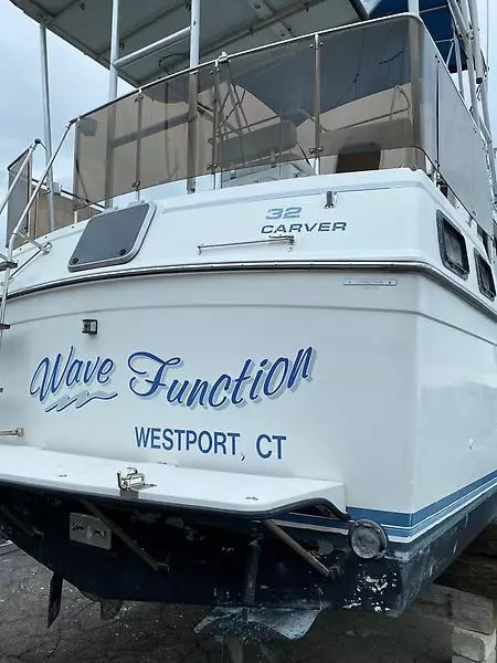 1990 Carver 3207