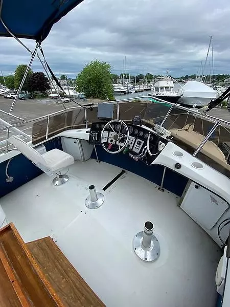1990 Carver 3207