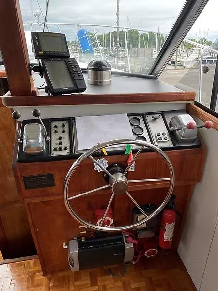 1990 Carver 3207