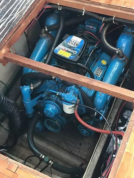 1990 Carver 3207