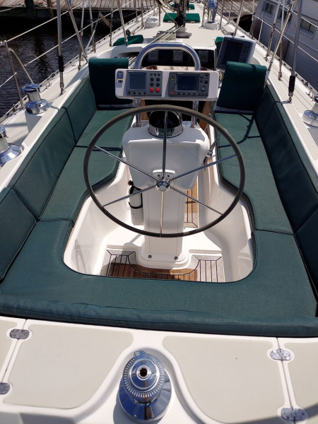2002 Hylas 46