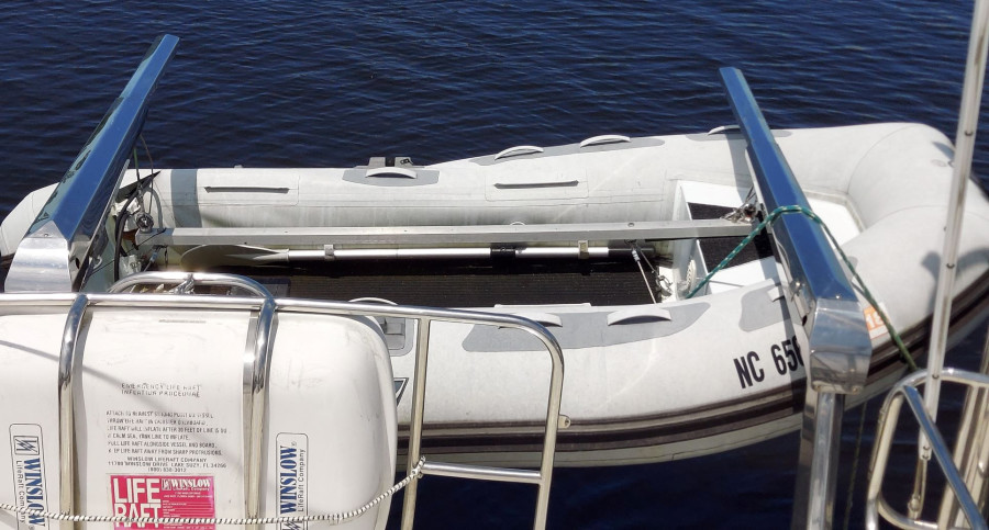 2002 Hylas 46