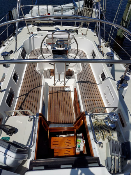 2002 Hylas 46