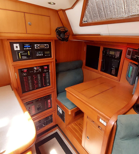 2002 Hylas 46