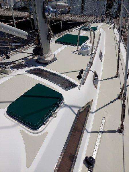 2002 Hylas 46