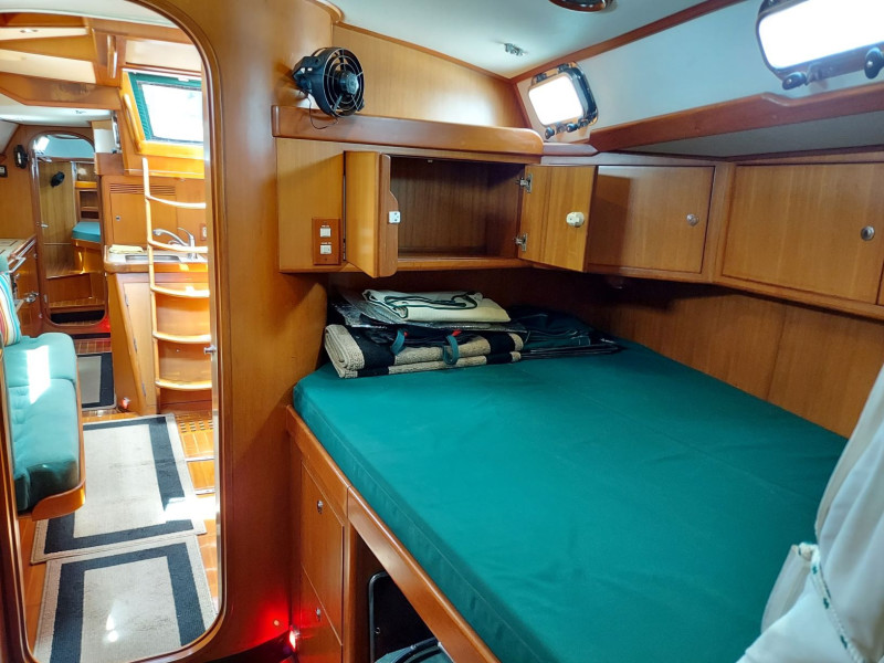 2002 Hylas 46