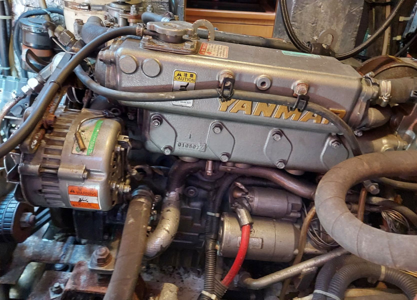 2002 Hylas 46