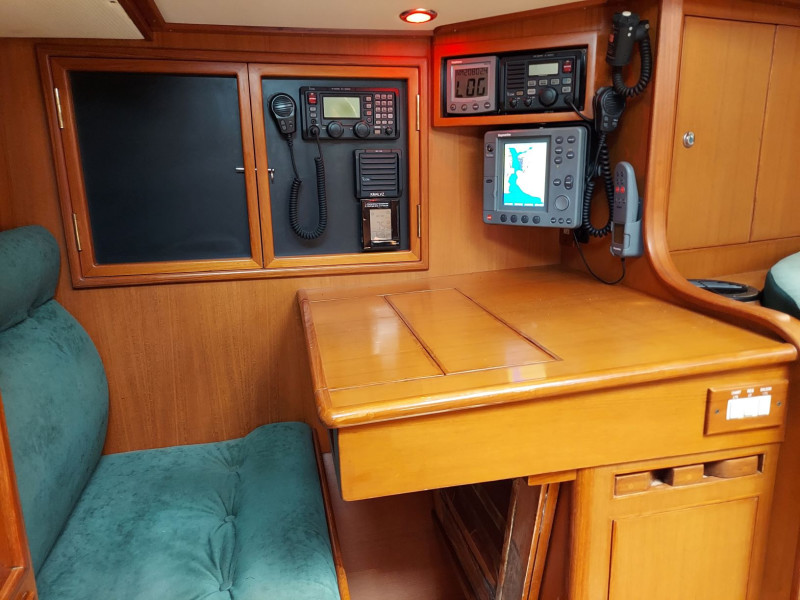 2002 Hylas 46