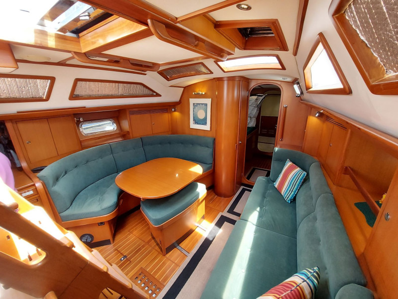 2002 Hylas 46