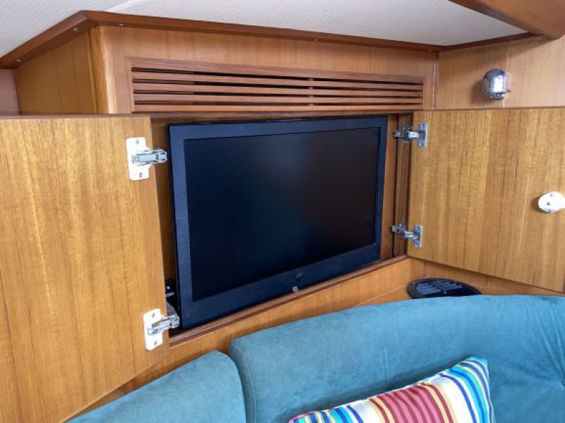 2002 Hylas 46