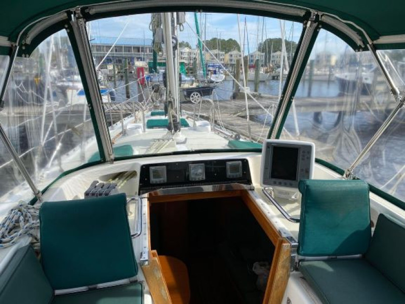 2002 Hylas 46