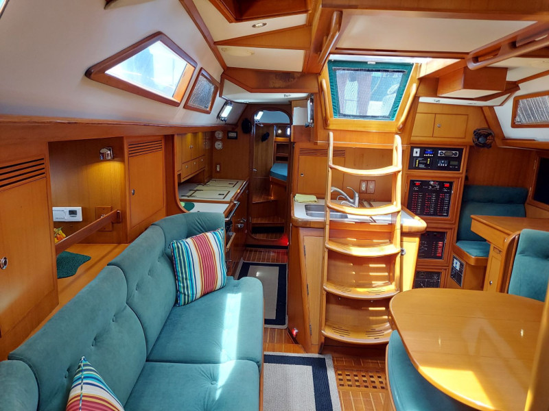 2002 Hylas 46