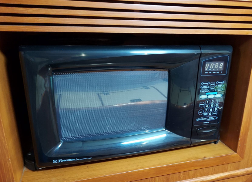 2002 Hylas 46