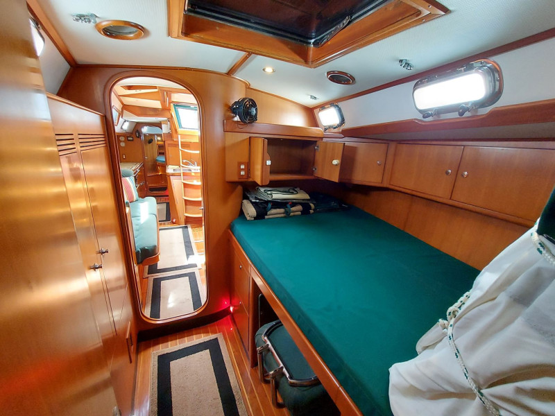 2002 Hylas 46