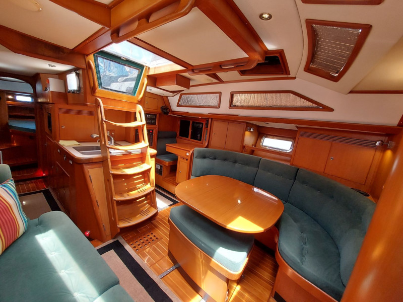 2002 Hylas 46