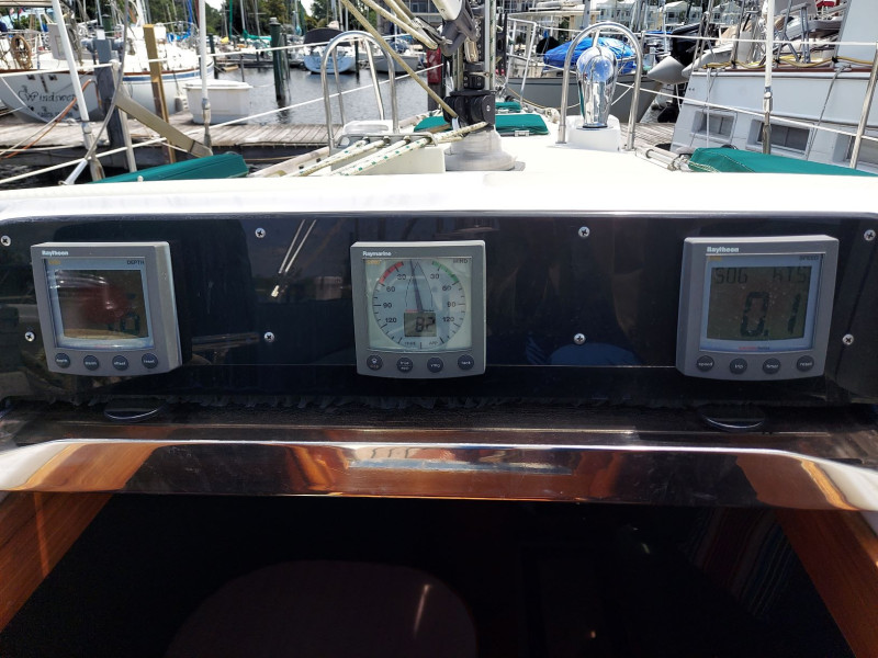2002 Hylas 46