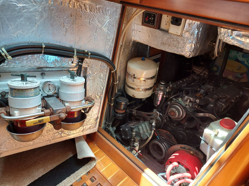 2002 Hylas 46