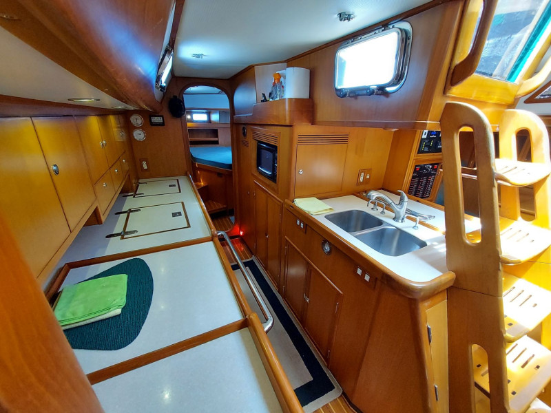 2002 Hylas 46