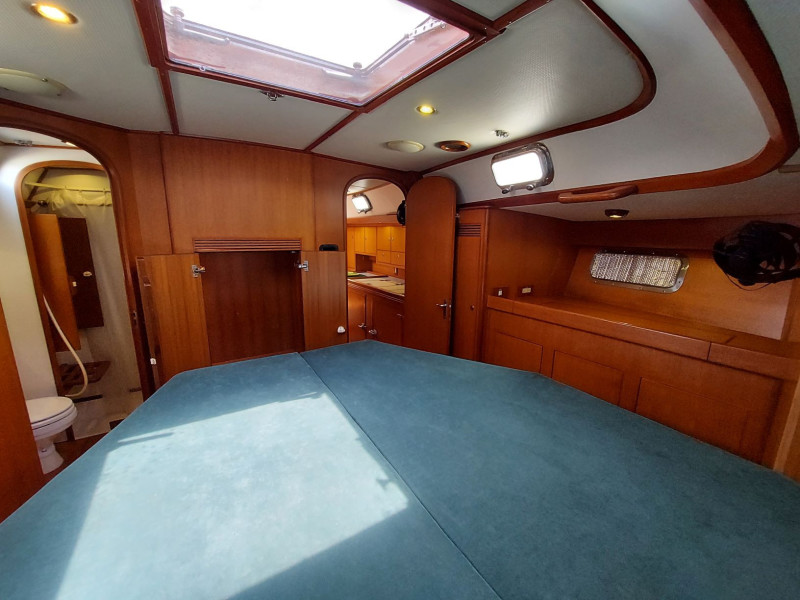 2002 Hylas 46