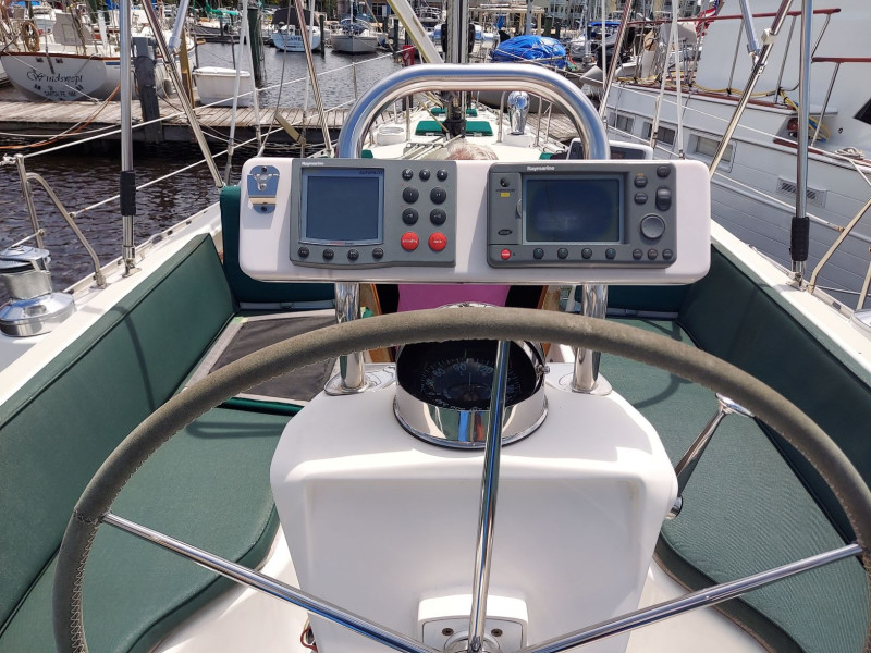 2002 Hylas 46