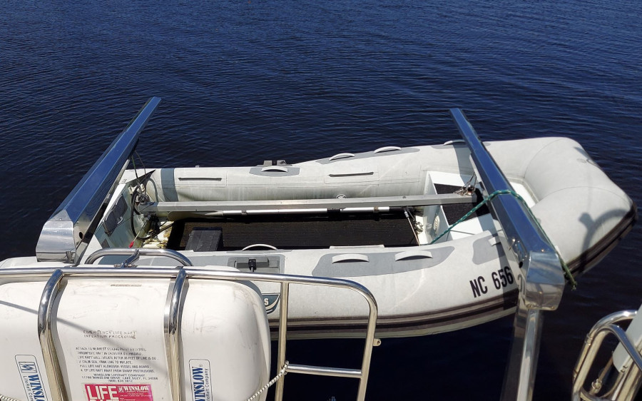 2002 Hylas 46