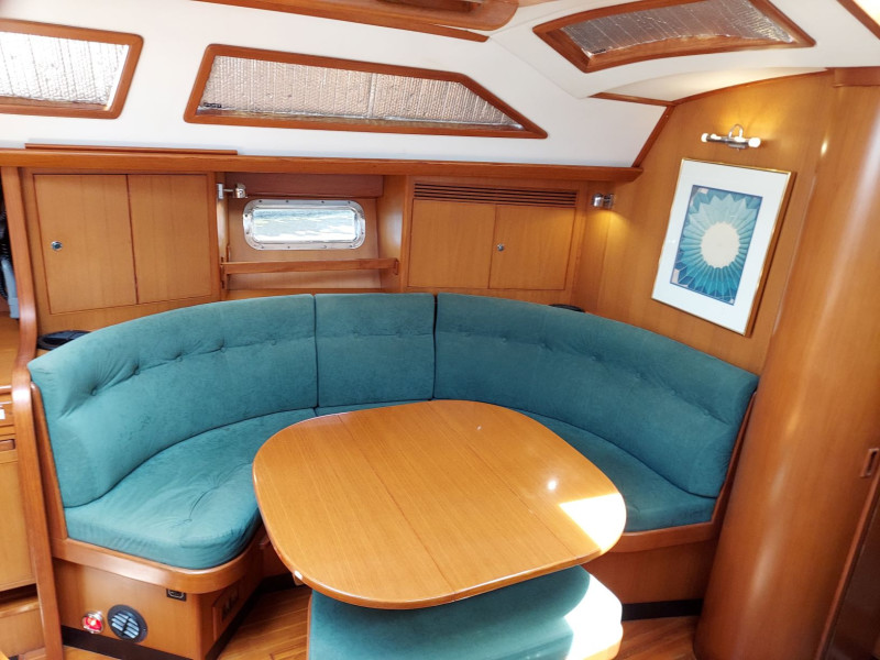 2002 Hylas 46