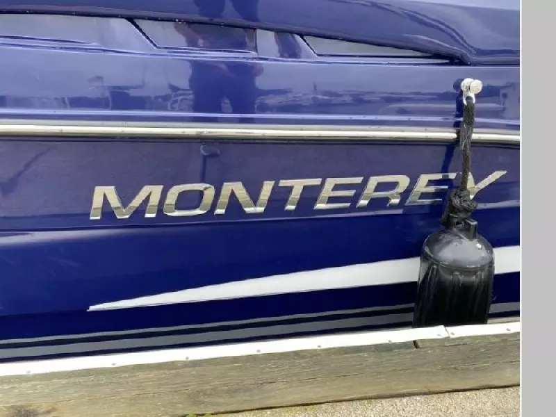 2017 Monterey 295 Sport Yacht