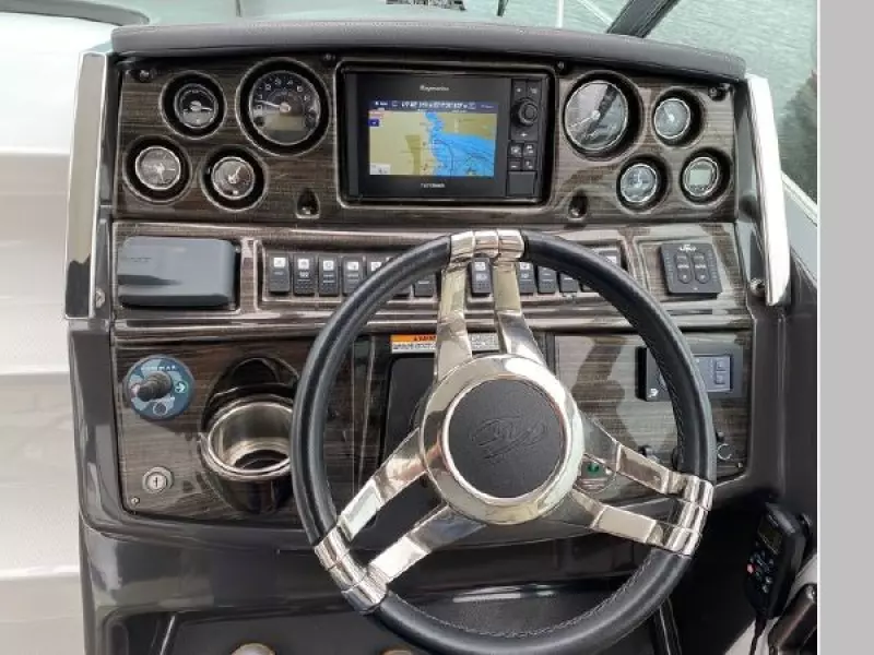 2017 Monterey 295 Sport Yacht