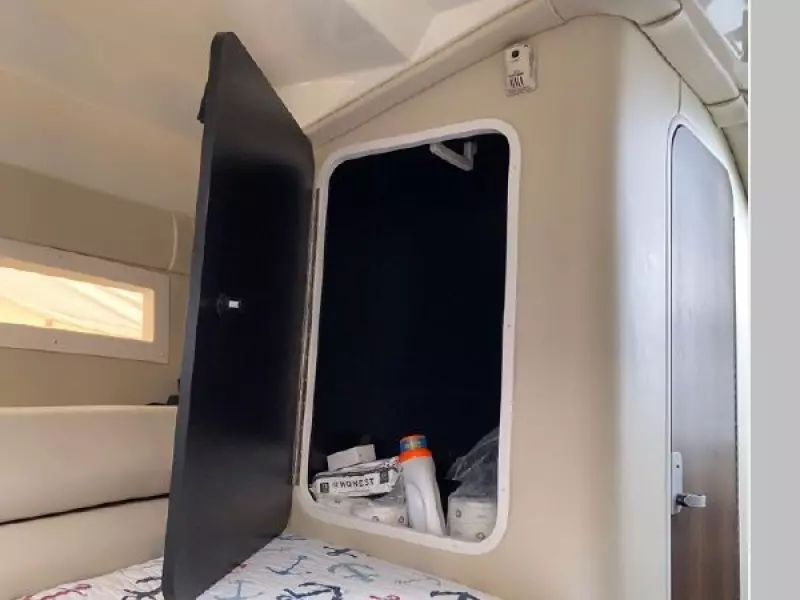 2017 Monterey 295 Sport Yacht