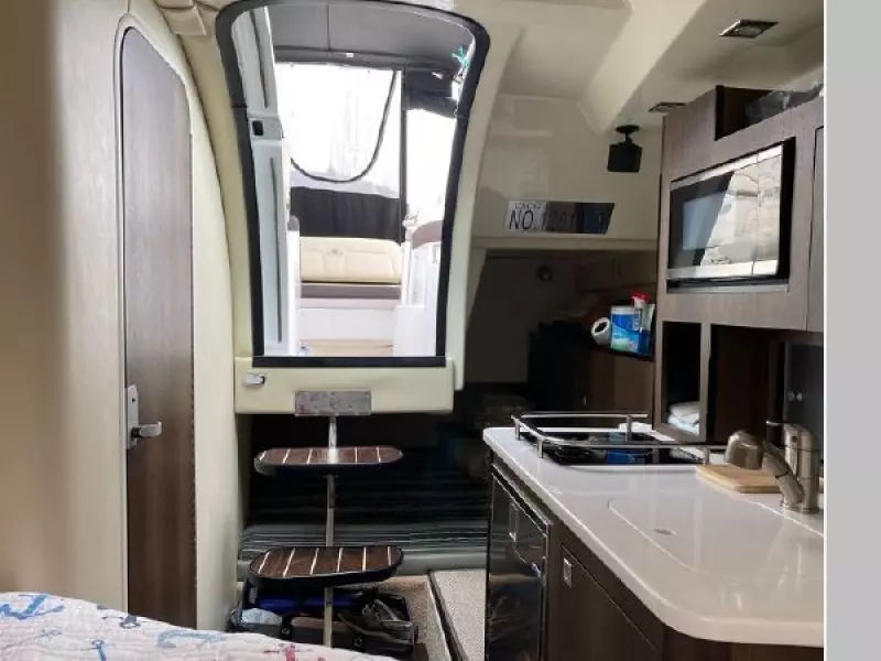 2017 Monterey 295 Sport Yacht