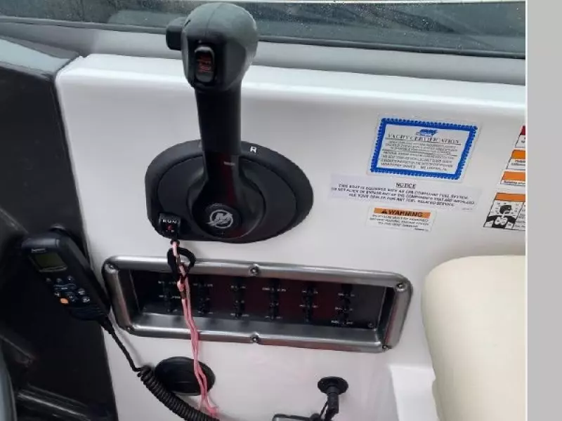 2017 Monterey 295 Sport Yacht