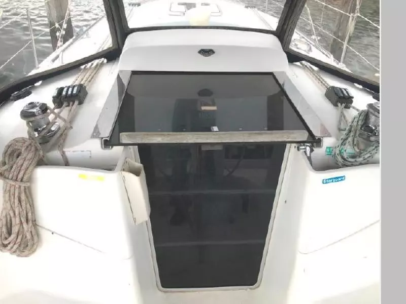 2004 Hunter 33
