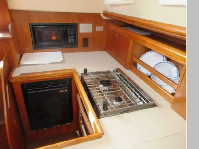 2004 Hunter 33